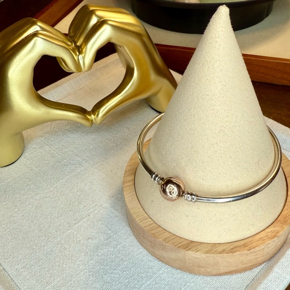 EUC Pandora Sterling Silver Bangle Bracelet w/ Pandora Rose Clasp - Picture 6 of 17